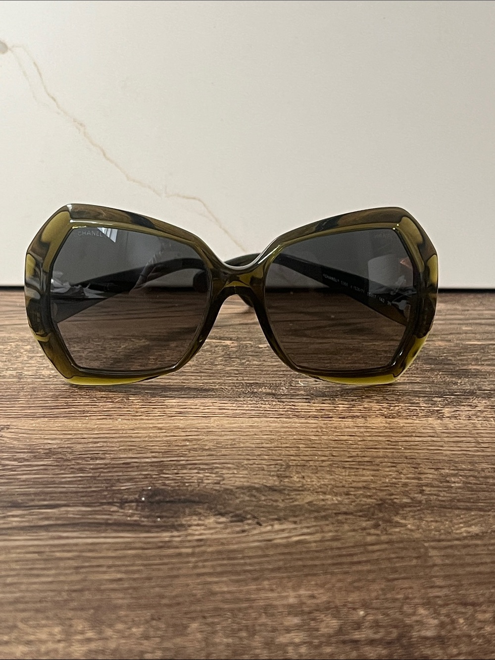 Authentic CHANEL Olive Green Oversized Sunglasses with 5365 c.1526/71
